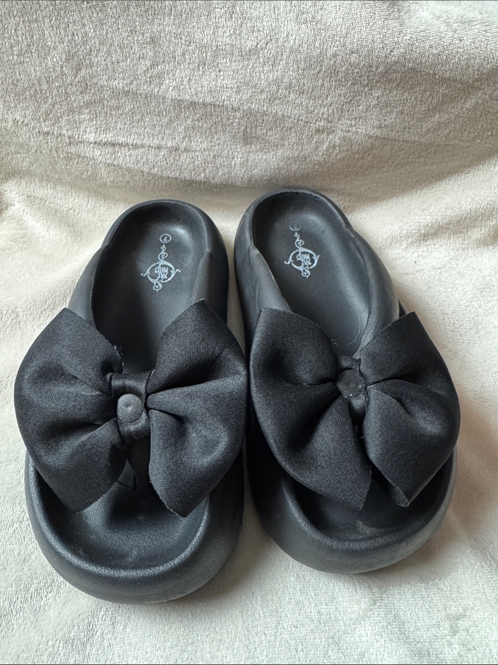 Women’s Black Bow Slide Sandals – Casual Slip-On Comfort